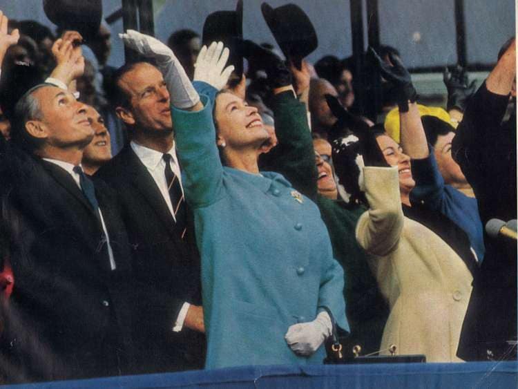 要修理品 QUEEN ELIZABETH2 クイーンエリザベス2 青緑 Amazon.co.jp: クイーン エリザベス 2 世メモリアル コイン